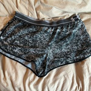 Black/White Under Armour Athletic Short